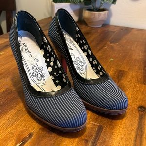 Kenzie Women's Navy Striped/Patent Almond Toe 3" Brown Suede High Heels.Size:6.5